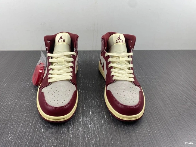 Boostmaster lin Mid Leaf Effortless Team 1 Tiki Jordan 3684 Red SE DZ2820- 1013
